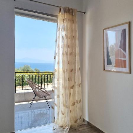 Almyros Aktis Seaview Apartment Kalamata Exterior foto