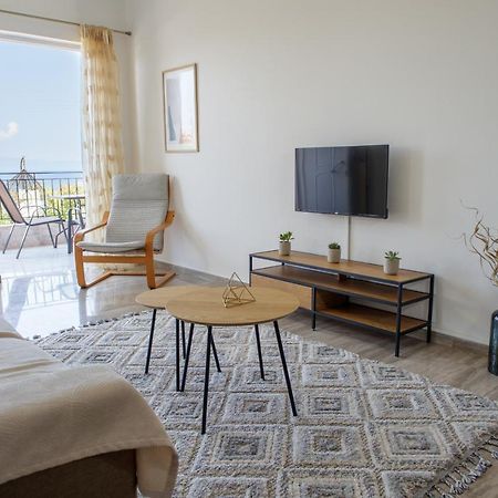 Almyros Aktis Seaview Apartment Kalamata Exterior foto